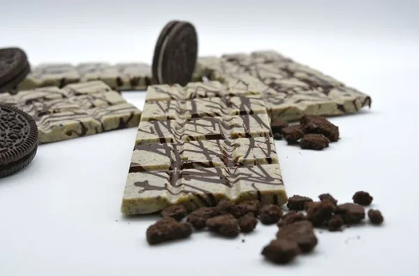 Cookies & Cream Dreams Mushroom Chocolate Bar