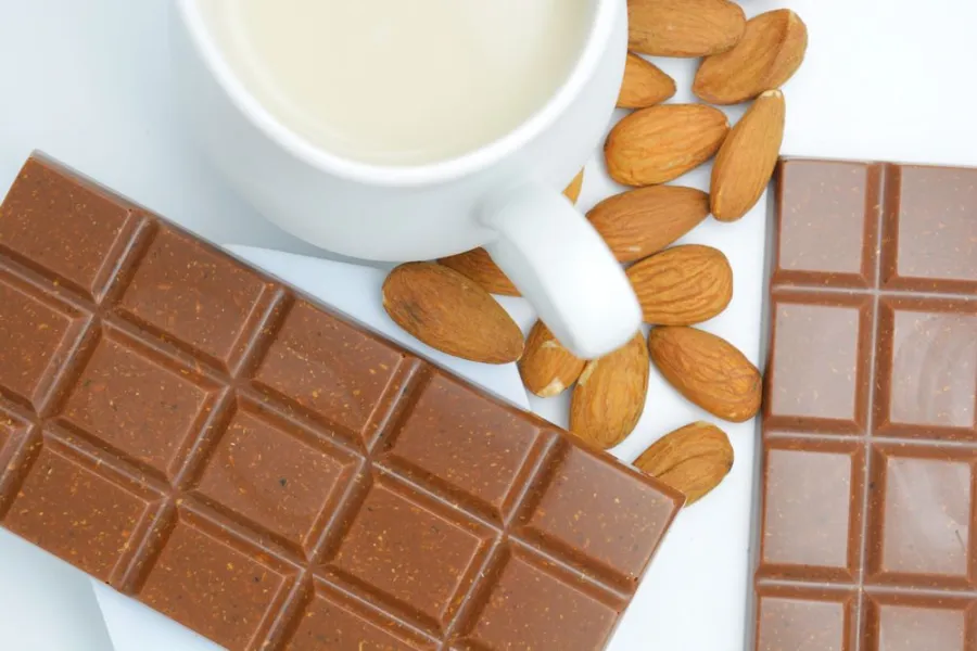 VEGAN MYLK AMATIKA MUSHROOM CHOCOLATE BAR Stem Chocolate Vegan