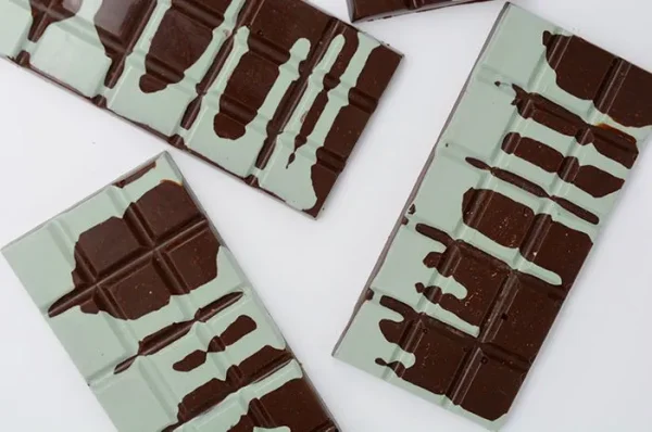 Peppermint Twist Vegan Drip Mushroom Chocolate Bar